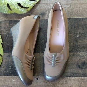 Taryn Rose **FLAWED**Tan and Silver Wedge Shoes Size 7